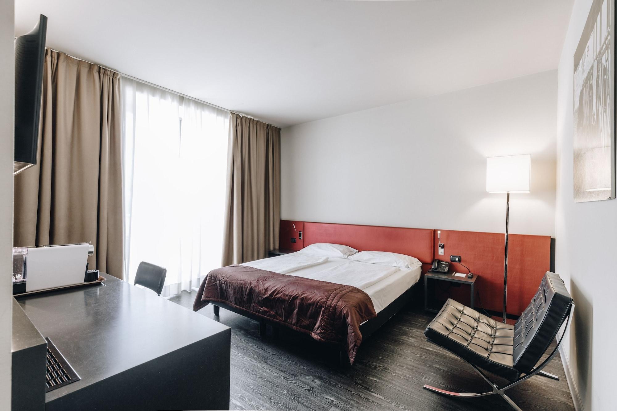 Hotel Continental Кремона Екстер'єр фото