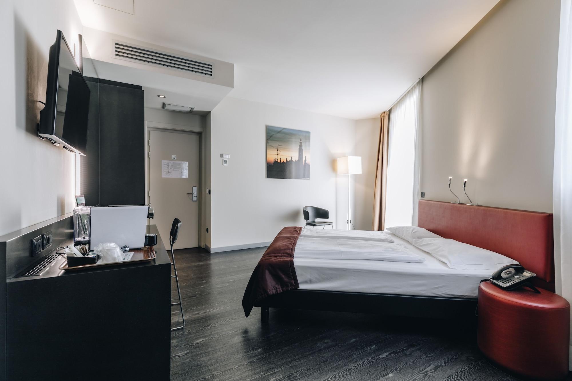 Hotel Continental Кремона Екстер'єр фото
