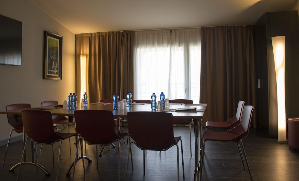 Hotel Continental Кремона Екстер'єр фото