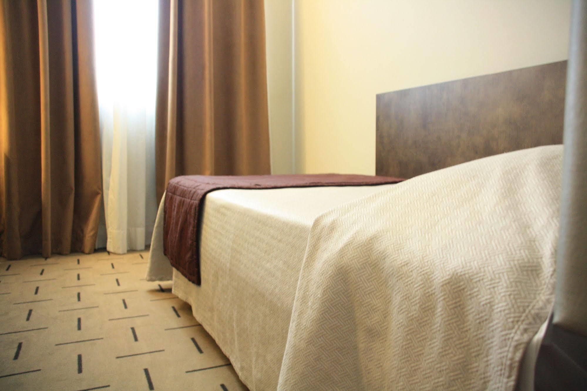 Hotel Continental Кремона Екстер'єр фото